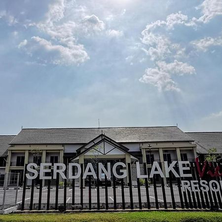 Serdang Lake View Resort Sungai Kechil Eksteriør bilde