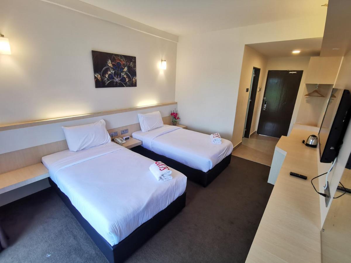 Serdang Lake View Resort Sungai Kechil Eksteriør bilde