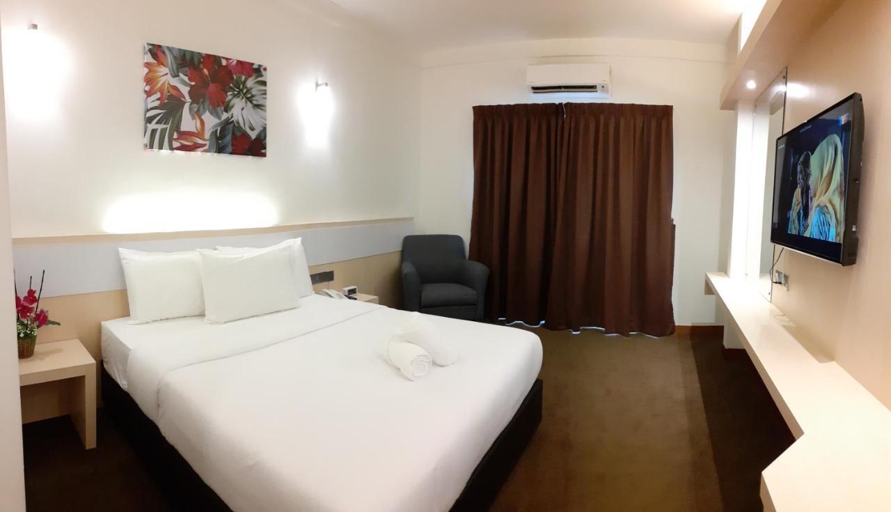 Serdang Lake View Resort Sungai Kechil Eksteriør bilde